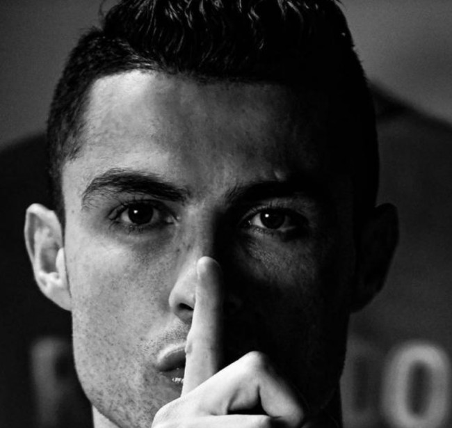 旭旭宝宝直播梦幻西游，直播间热度达82万，DNF官方求玩家回归