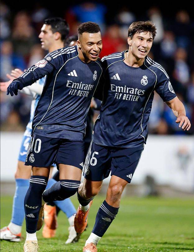 [德甲]第28轮：弗赖堡VS多特蒙德